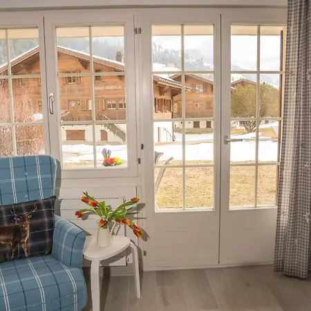 Chalet Spitzhorn - Your Peak Getaway - Private Terrasse & Gratis Parkplatz Gsteig Exterior photo