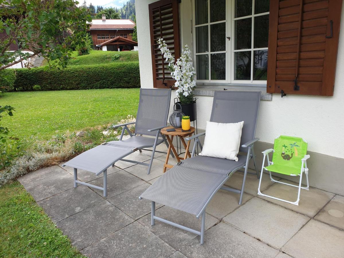 Spitzhorn - Your Peak Getaway - Private Terrasse & Gratis Parkplatz * Gsteig